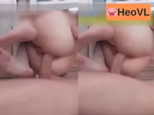 Cho em chổng mông trên ghế nhét cò dập